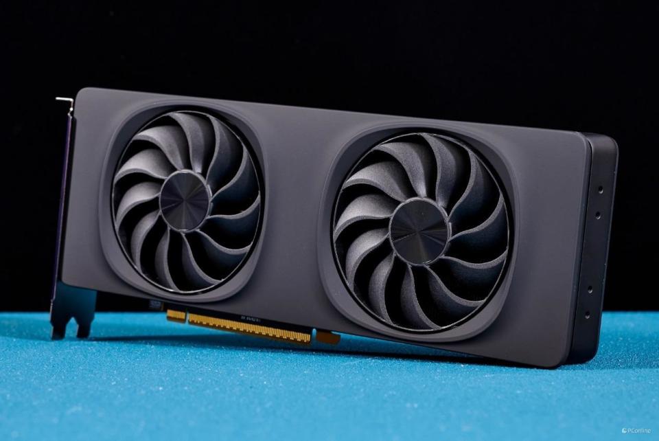 Intel Arc B580 Limited Edition首发评测:性能猛超4060,主流玩家新选!